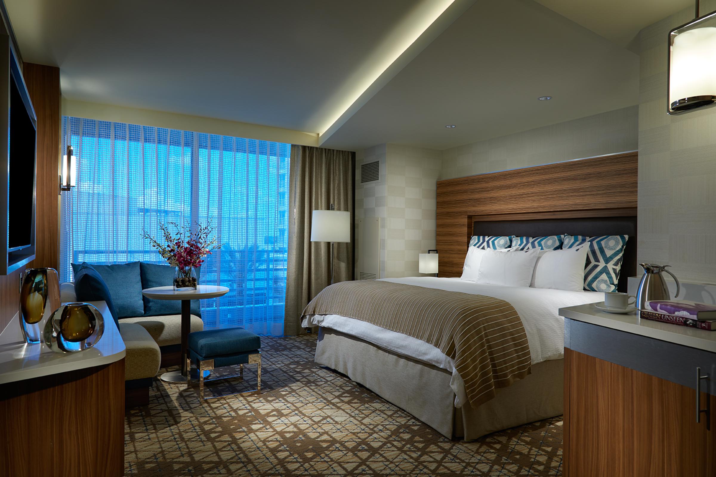 East Tower Deluxe King Room